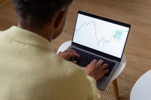  أخطاء التداول الشائعة: الأسباب الحقيقية لخسارة الحسابات وكيف تتجنبها