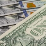 الدولار الأمريكي: دليل تعليمي شامل لفهم حركته وكيفية التداول عليه