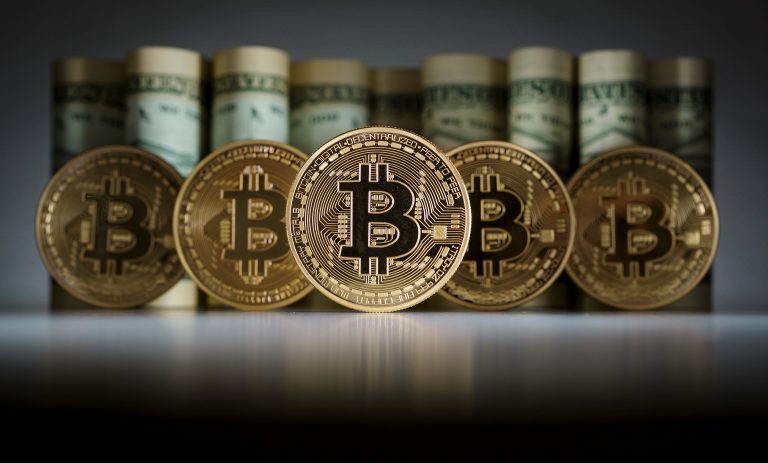العملات المشفرة تبحث عن اتجاه جديد.. بيتكوين تتماسك رغم عاصفة التضخم العالمية