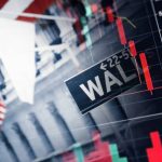 الأسهم الأمريكية تتماسك رغم التوترات.. مكاسب حذرة في أسبوع متقلب