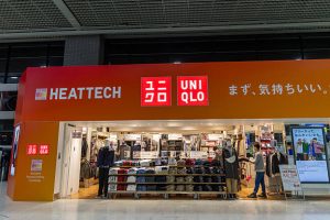 فاست ريتيلينغ ترفع توقعاتها للأرباح بدعم مبيعات يونيكلو العالمية