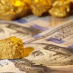 الدولار يضغط على الذهب والنفط - TraderGCC