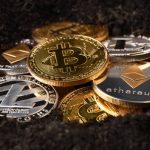 الكريبتو يتحدى التوترات العالمية.. بيتكوين تقود موجة التعافي وترقب لقرارات الفيدرالي