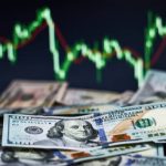 الدولار يرتفع أمام الجنيه المصري ويتجاوز 56.30 جنيهًا قبل قرارات الفائدة
