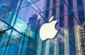تحركات وول ستريت: خفض آبل وسيسكو مقابل رهانات قوية على ميكرون وSalesforce
