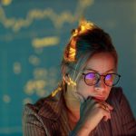 أزمة صناديق الاستثمار تهز تركيا.. توقيف مسؤولين وتصفية 131 صندوقًا