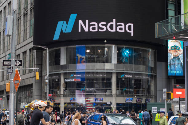 ناسداك يتراجع 1.64% وسط ضغوط النفط والذكاء الاصطناعي