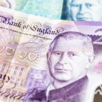 سعر الجنيه الإسترليني يتراجع أمام الدولار واليورو يرتفع وسط ترقب قرار الفيدرالي الأمريكي