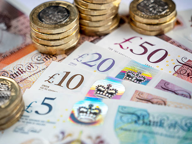 سعر الجنيه الإسترليني يتراجع أمام الدولار واليورو يرتفع وسط ترقب قرار الفيدرالي الأمريكي